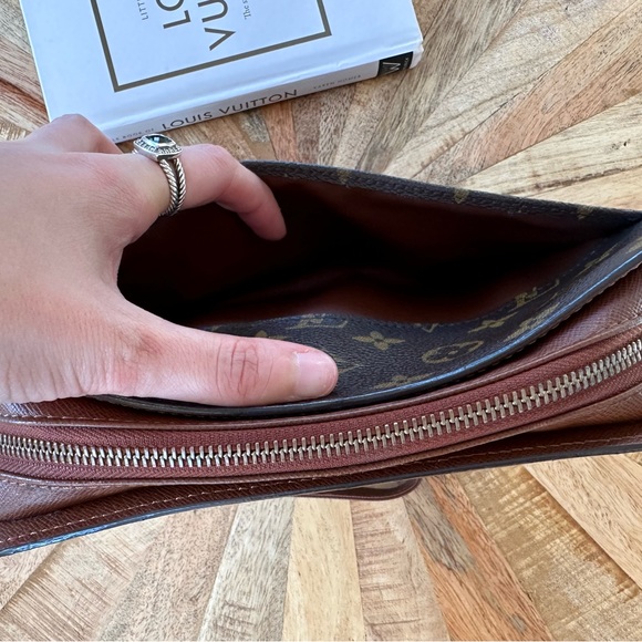 SOLD📌 Vintage Louis Vuitton Orsay Clutch - Picture 7 of 10